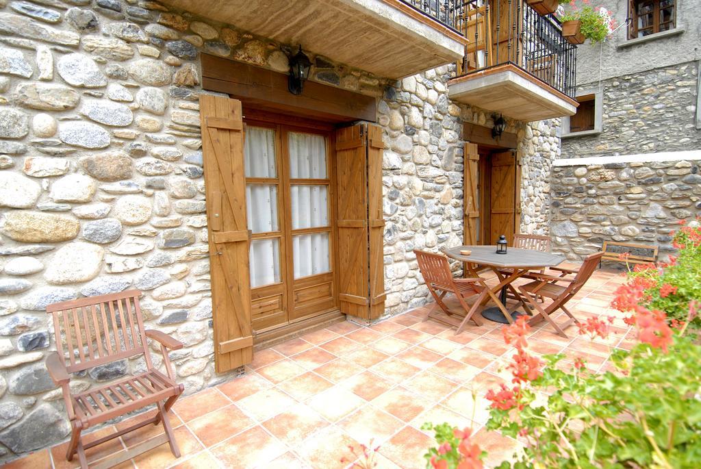 Apartamentos El Rincon De Benas Benasque Chambre photo