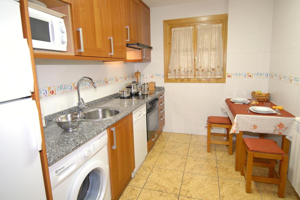 Apartamentos El Rincon De Benas Benasque Chambre photo