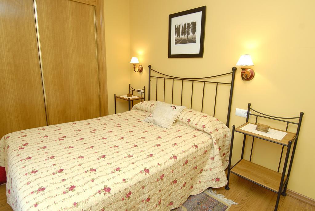 Apartamentos El Rincon De Benas Benasque Chambre photo